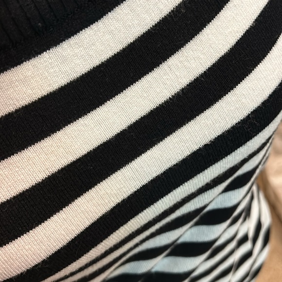 Sweater - Picture 6 of 8